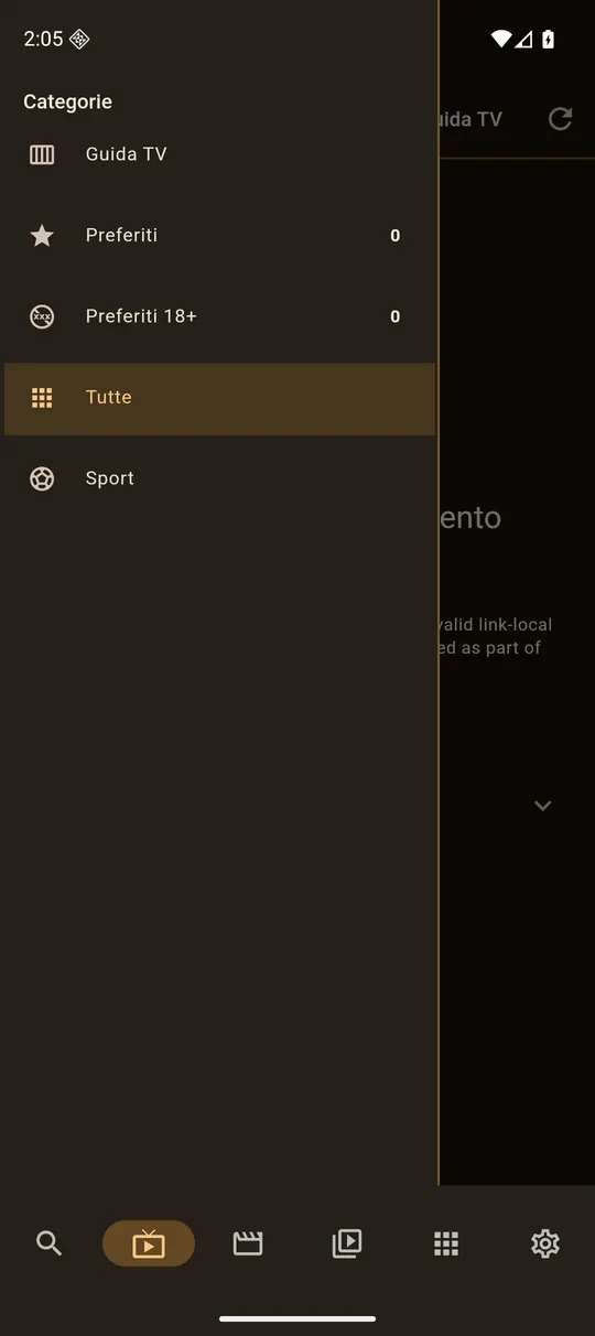 Una stella rende il canale un preferito. Sul telefono le categorie arrivano dal bordo sinistro.