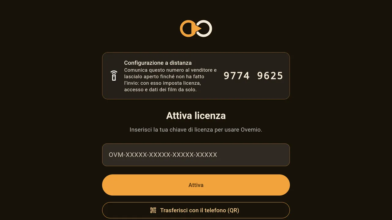 Attiva licenza — in alto la scheda «Configurazione a distanza» con il numero di questo dispositivo.